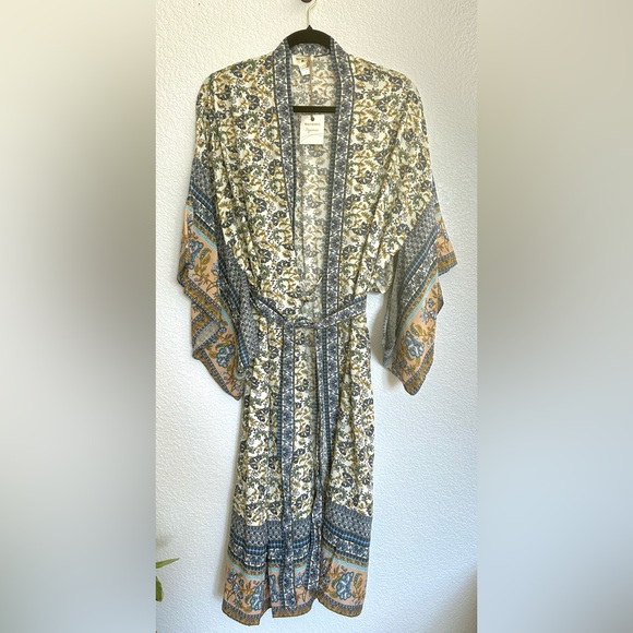 WORLD MARKET Floral Kimono with Blue and Tan Accents - Picture 17 of 17